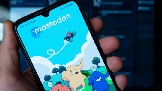 Mastodon llega a 2,5 millones de usuarios, el fundador es dueño de Reddit AMA