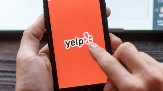 Detalles de Yelp Eliminación de grupos de revisión pagados y generadores de prospectos
